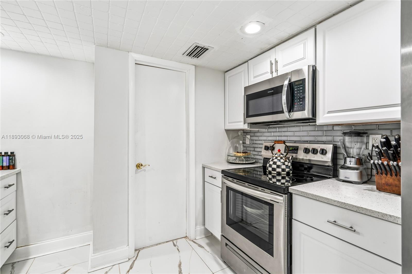 FOUR AMBASSADORS CONDO PH - Residential