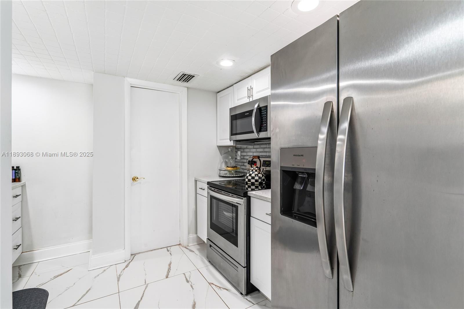 FOUR AMBASSADORS CONDO PH - Residential