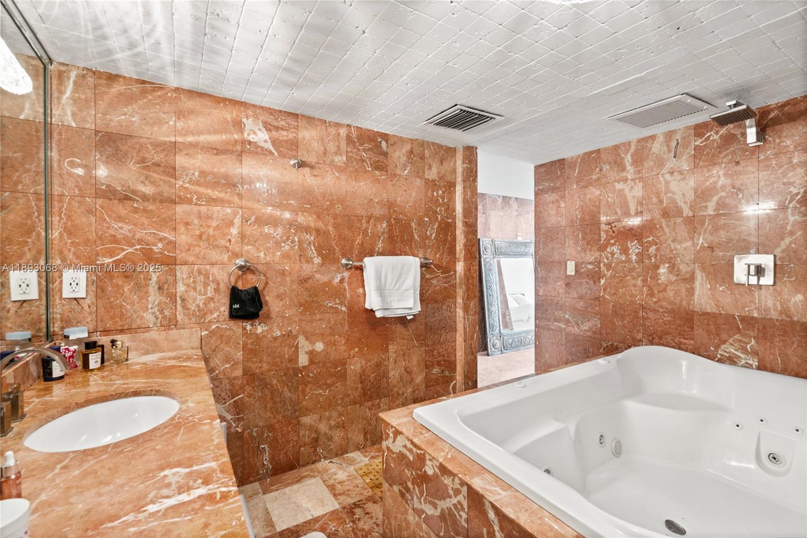 FOUR AMBASSADORS CONDO PH - Residential