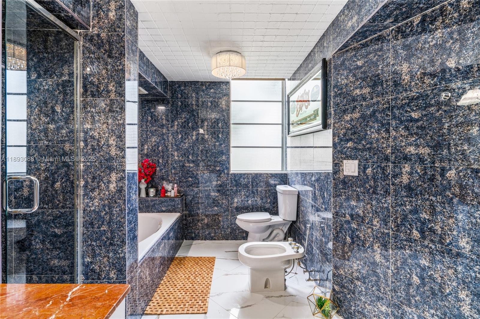 FOUR AMBASSADORS CONDO PH - Residential