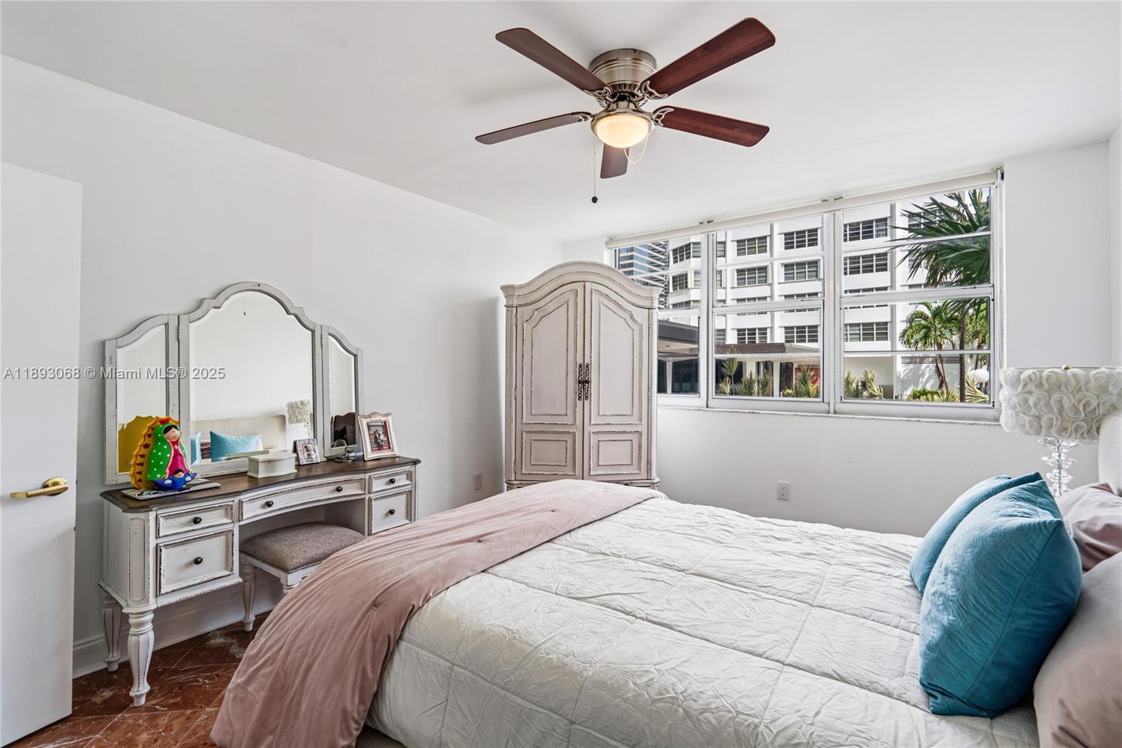 FOUR AMBASSADORS CONDO PH - Residential