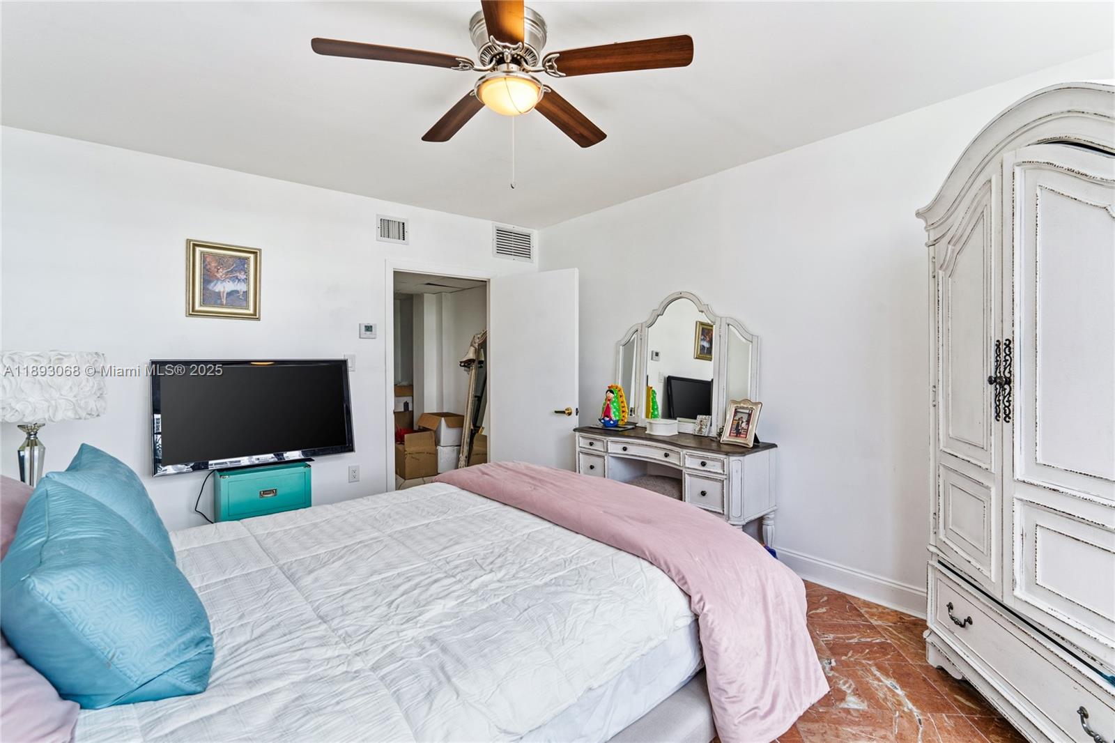 FOUR AMBASSADORS CONDO PH - Residential