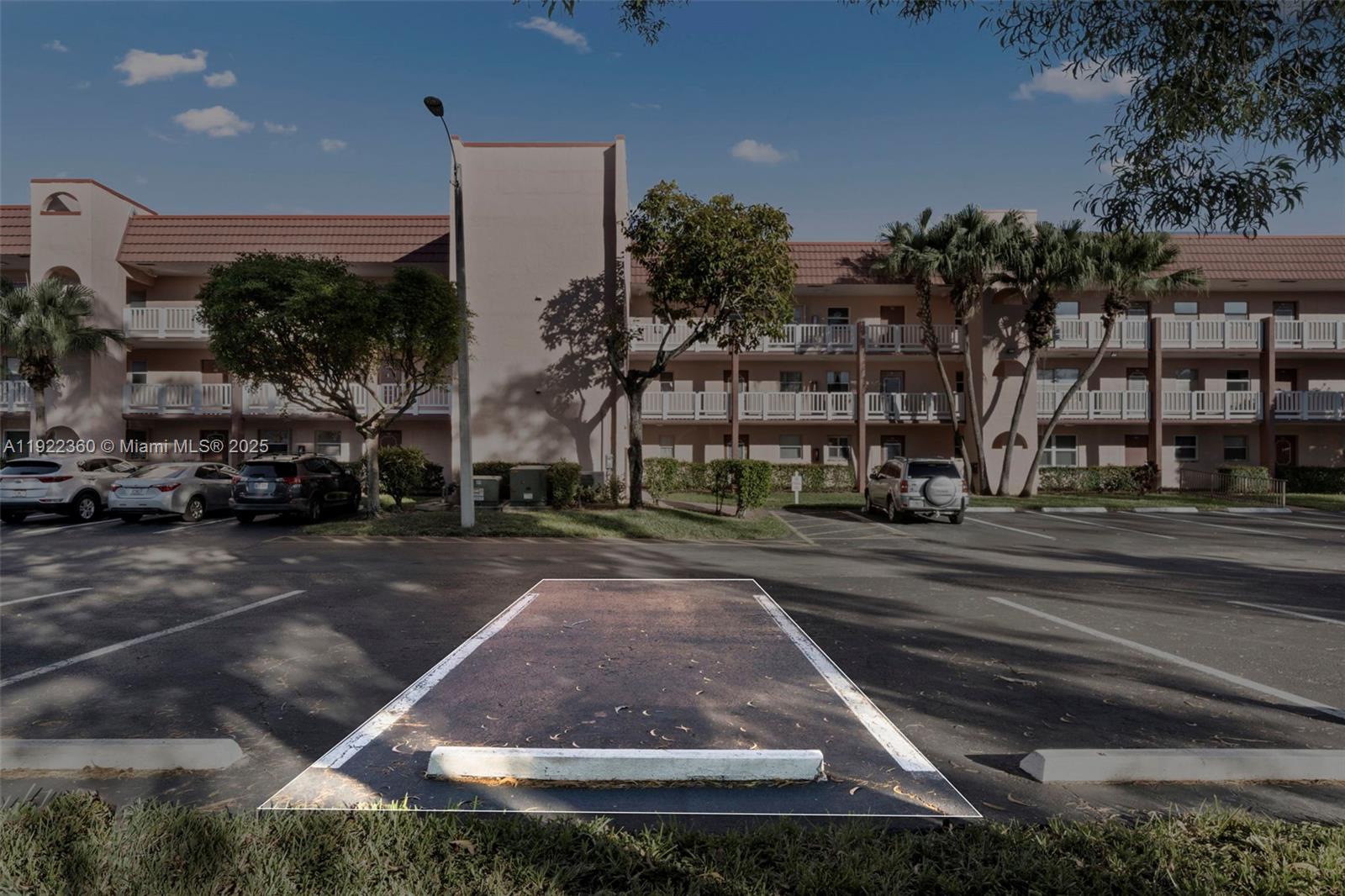 SUNRISE LAKES 120 CONDO - Residential