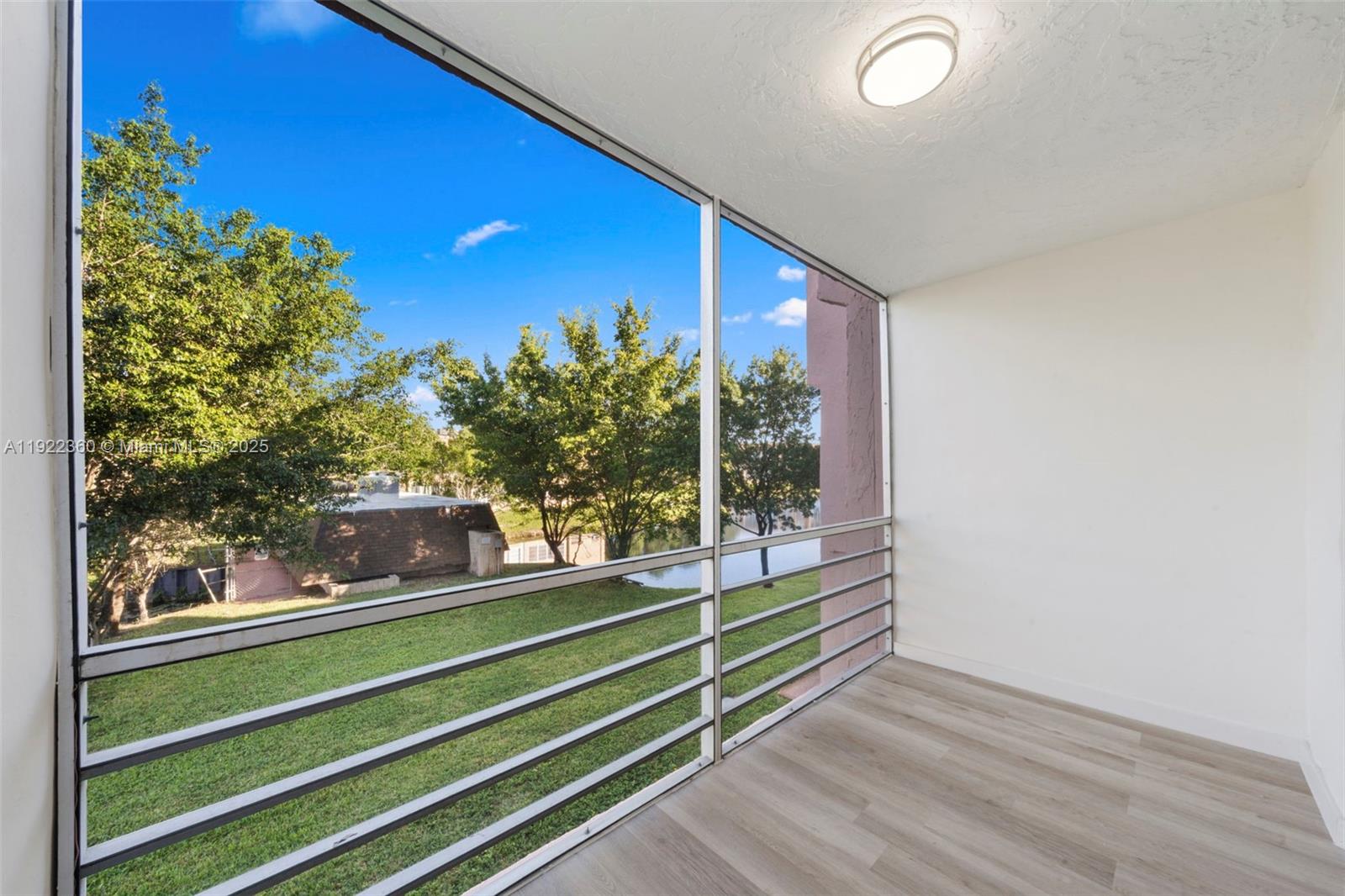 SUNRISE LAKES 120 CONDO - Residential