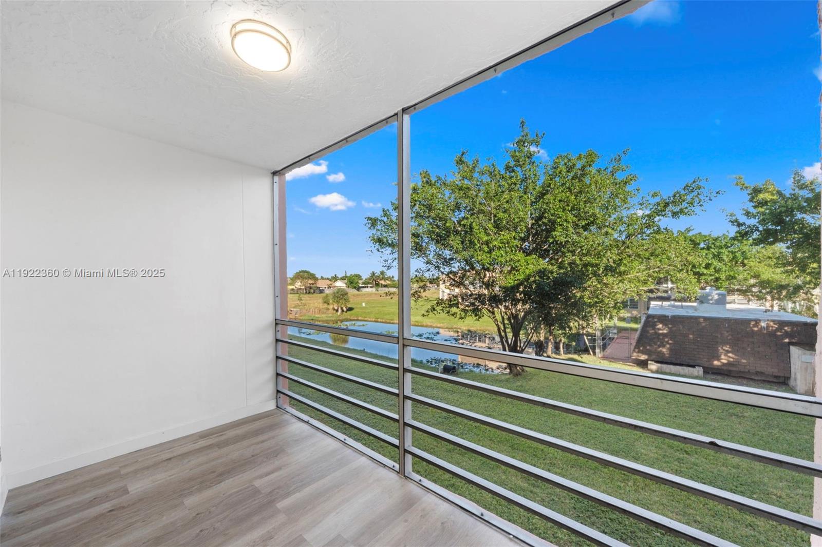 SUNRISE LAKES 120 CONDO - Residential