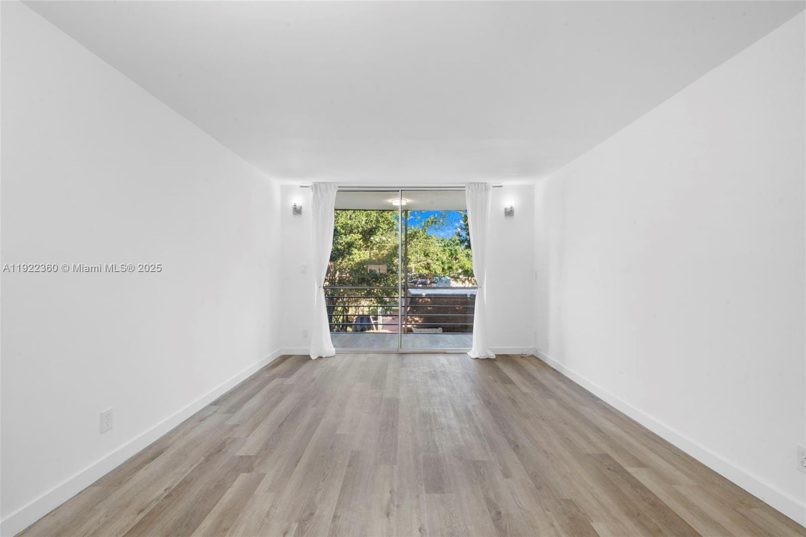 SUNRISE LAKES 120 CONDO - Residential