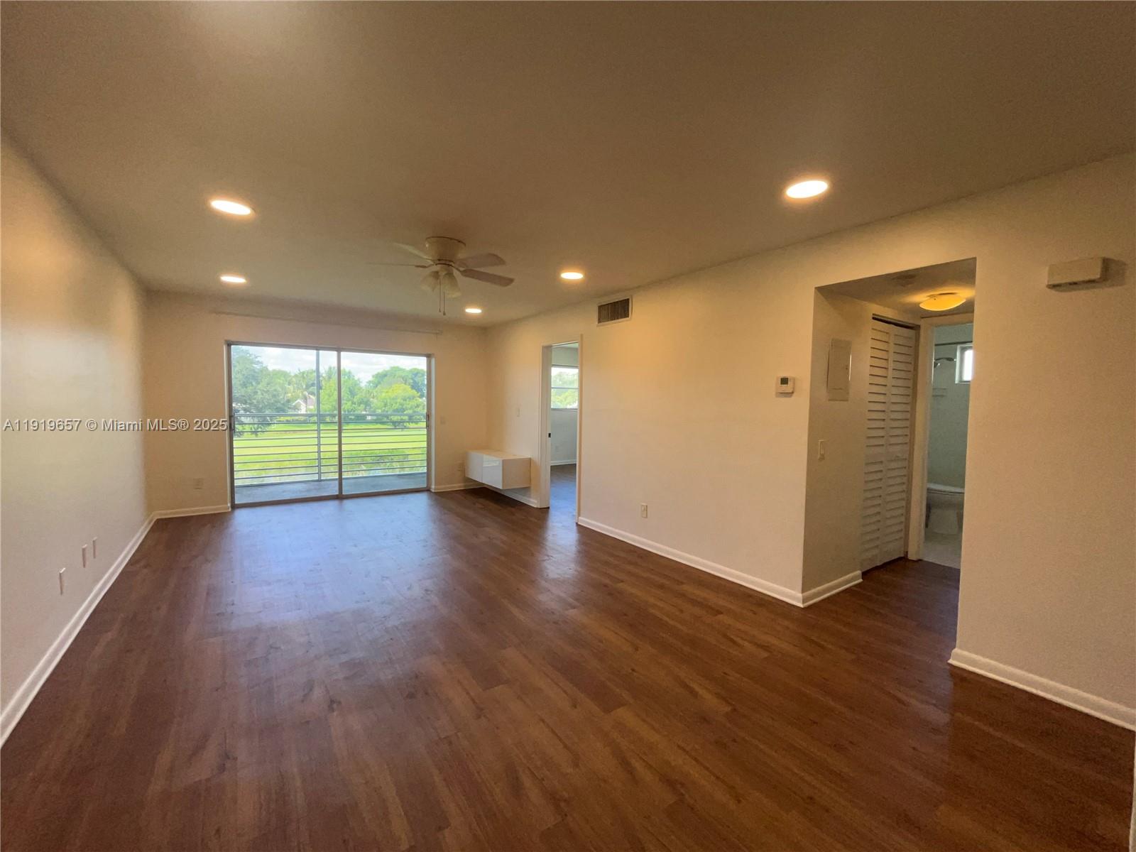 ARROWHEAD CONDO NO III - Residential Lease