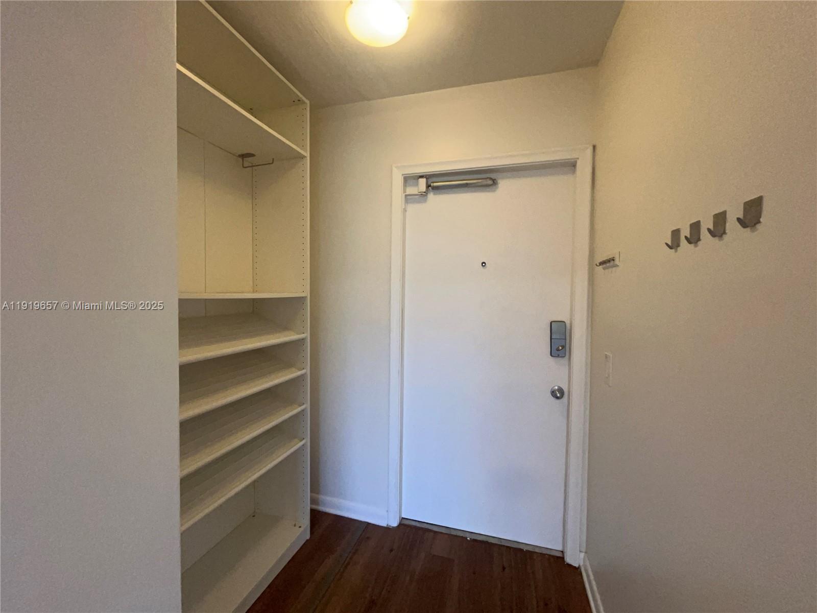 ARROWHEAD CONDO NO III - Residential Lease