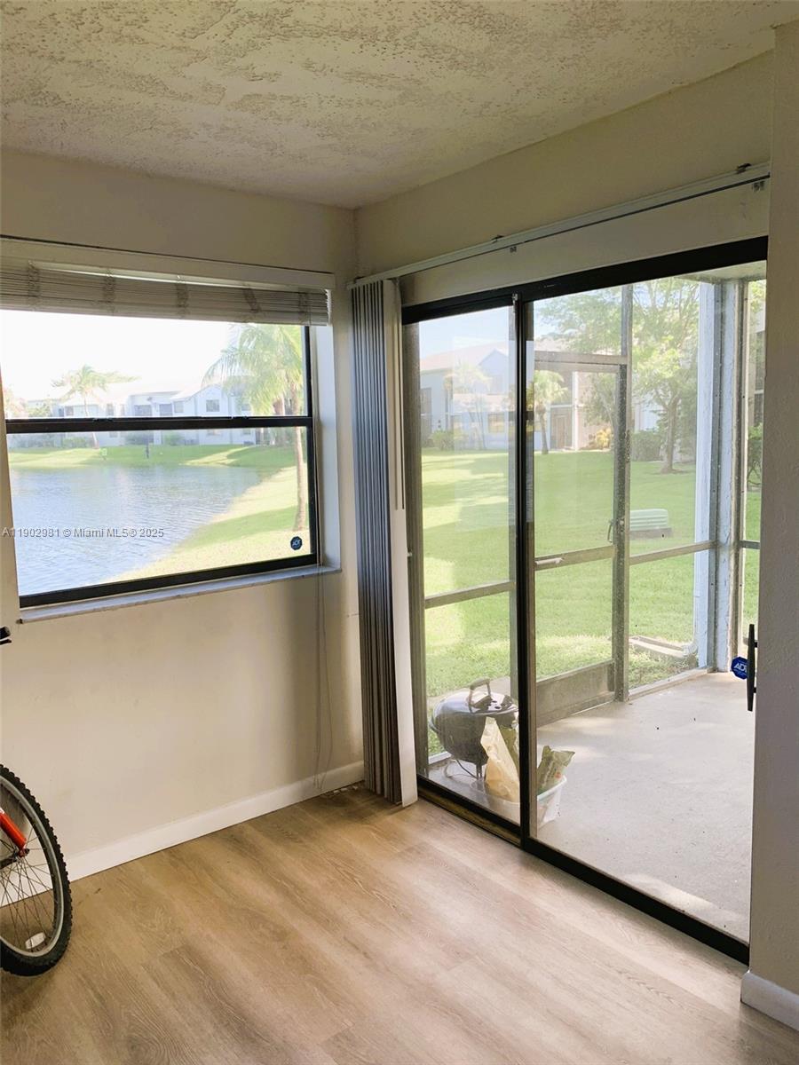 LAKESHORE CONDO 8 - Residential Lease