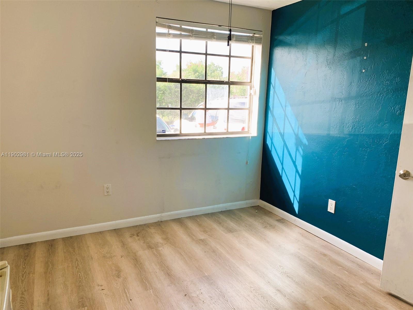 LAKESHORE CONDO 8 - Residential Lease