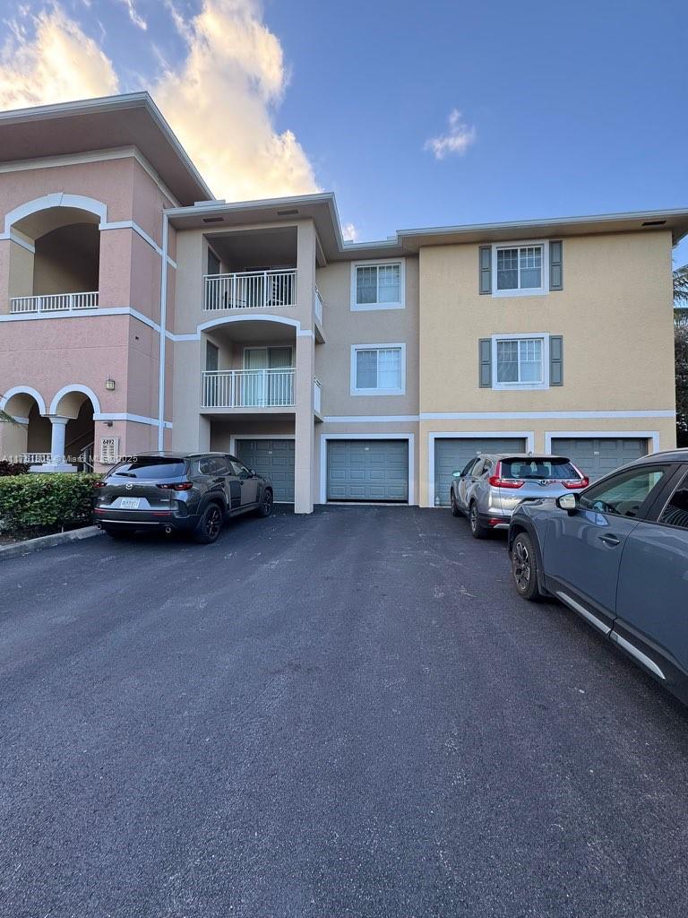 VILLAS AT EMERALD DUNES C - Residential Lease