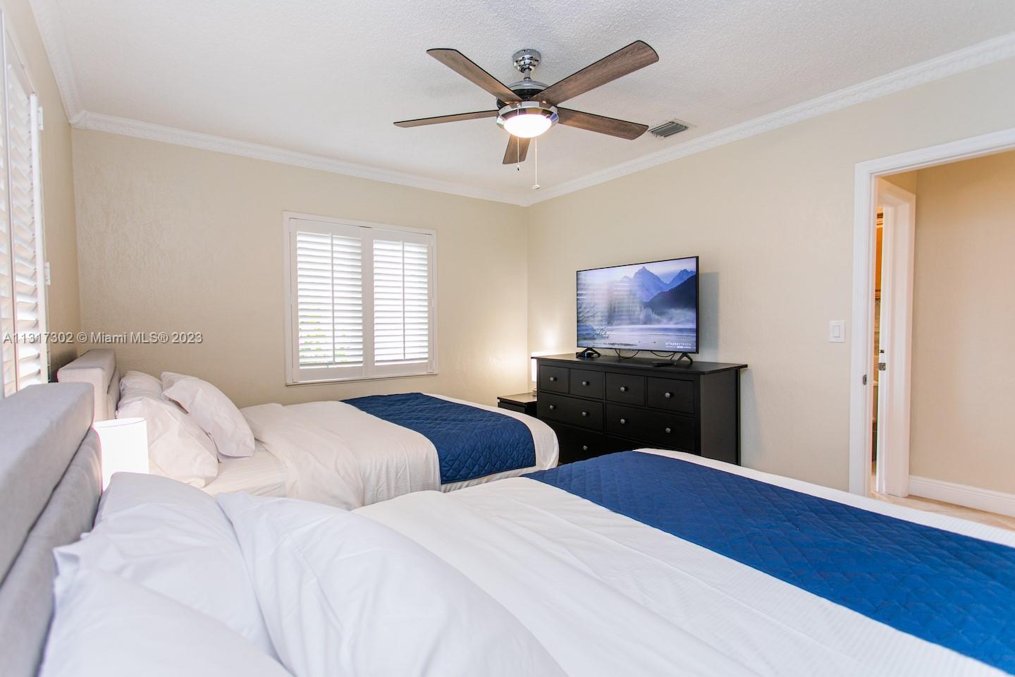 HOLLYWOOD LAKES SECTION - Residential Lease