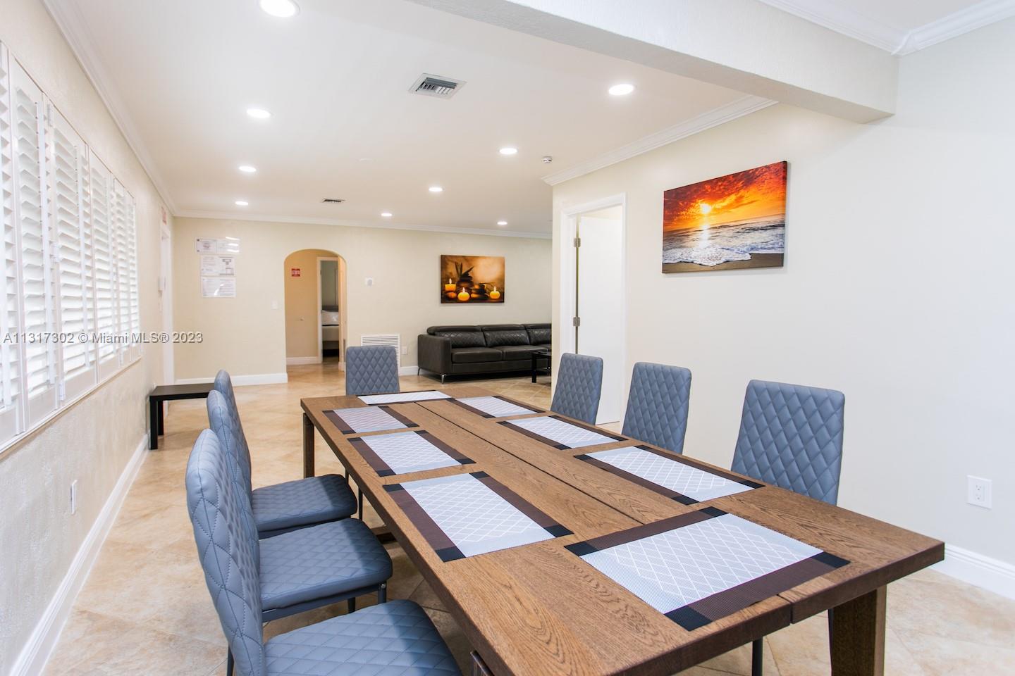 HOLLYWOOD LAKES SECTION - Residential Lease