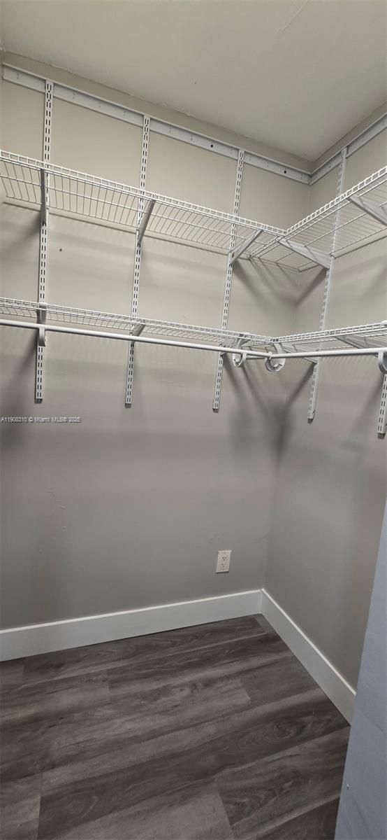 HOLLYWOOD TERRACE AMEN PL - Residential Lease