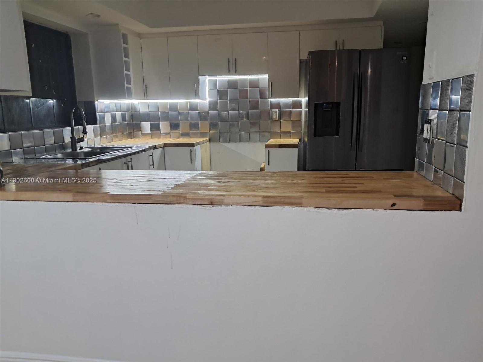 BREEZEVIEW MANORS - Residential