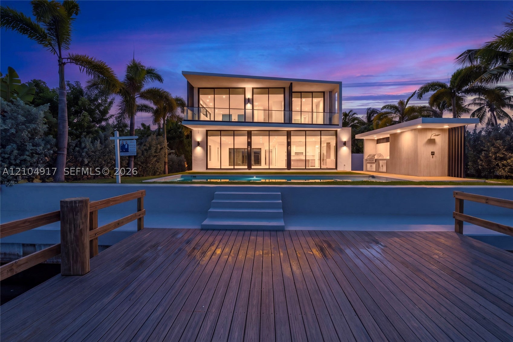 271 N Shore Dr