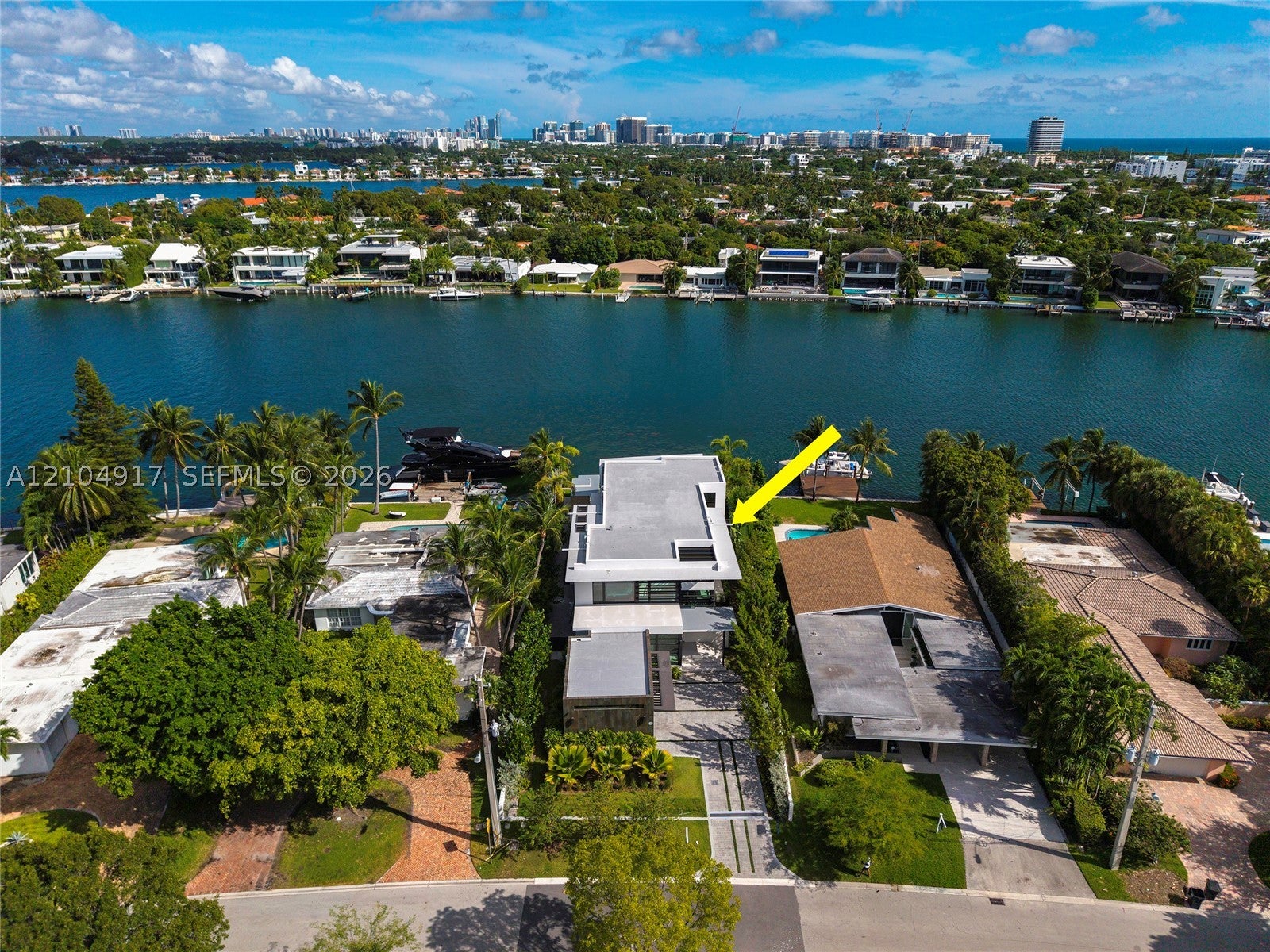 271 N Shore Dr
