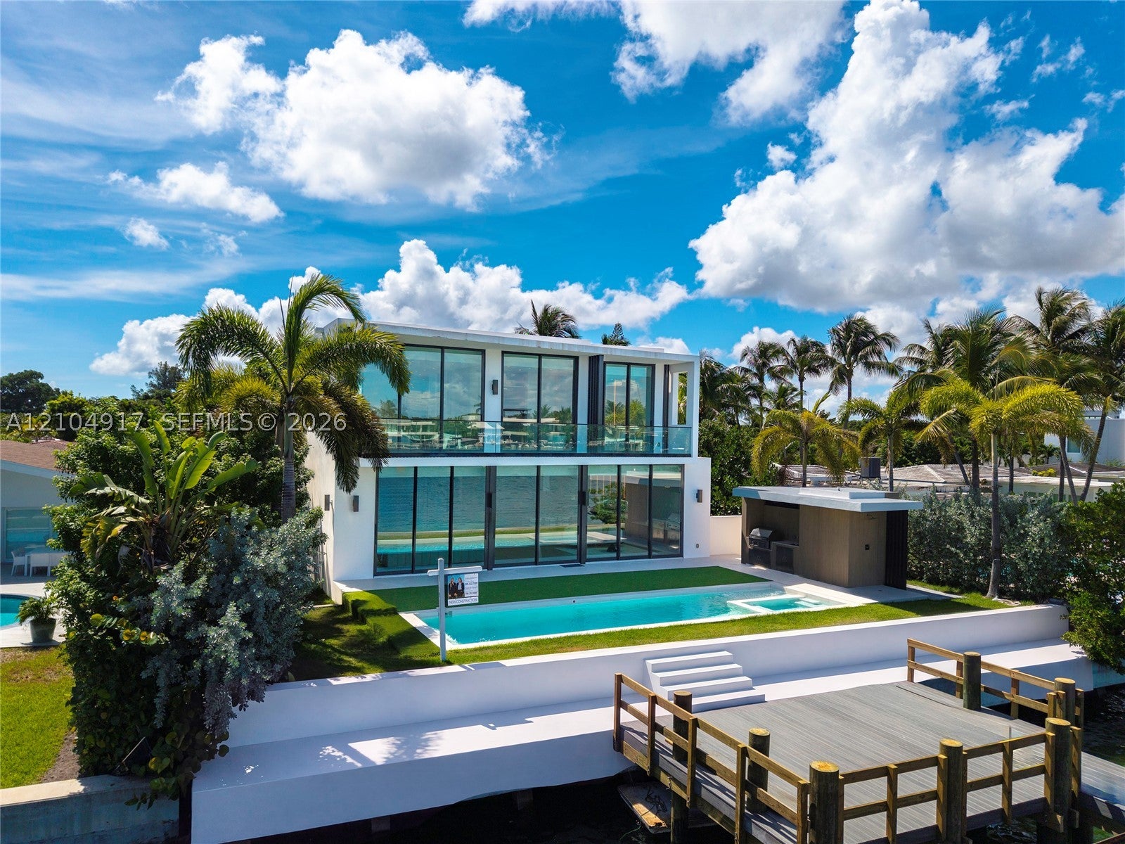 271 N Shore Dr