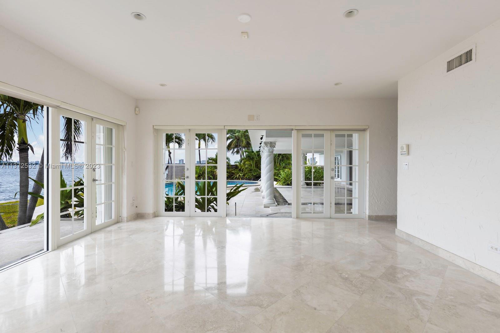 RIVER BAY PARK ADDN - Residential