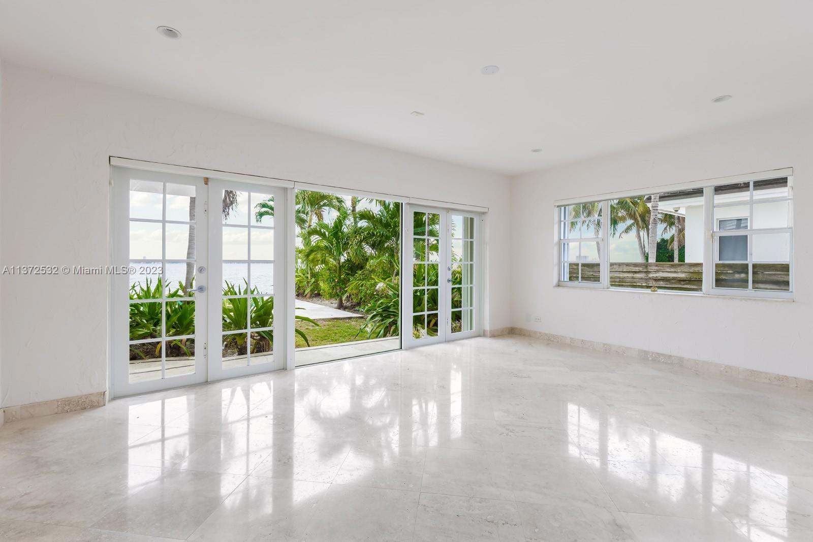 RIVER BAY PARK ADDN - Residential