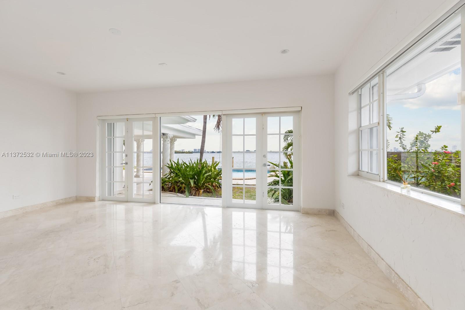 RIVER BAY PARK ADDN - Residential