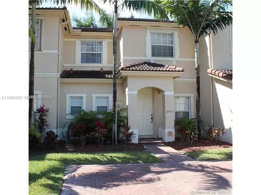 Beautiful 2/2 and 1/2 townhouse at waterstone community, 24-hour security, gated community with 3 pools, kids 'playground and much more amenities. Big patio with fence gate for exterior access. No neighbors in the back.  
Easy to show!
Vacant!
call listing agent.