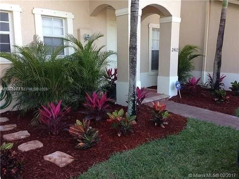 FLORIDIAN ISLES - Residential