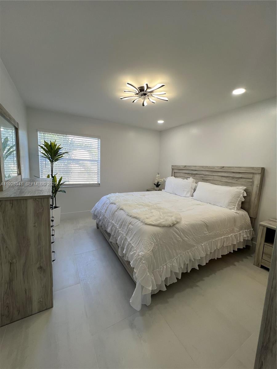 KINGS POINT NORMANDY COND - Residential Lease