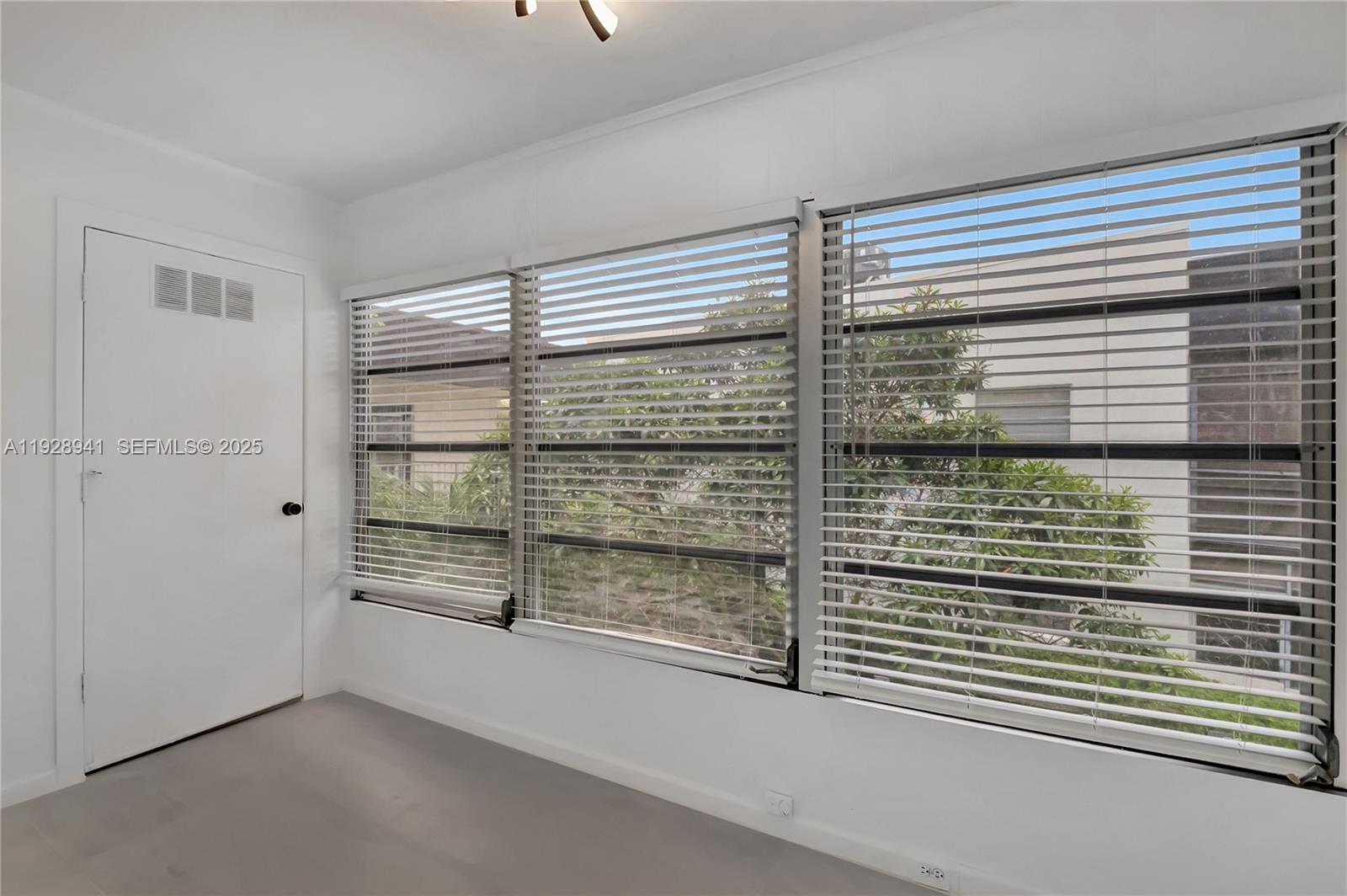 KINGS POINT NORMANDY COND - Residential Lease