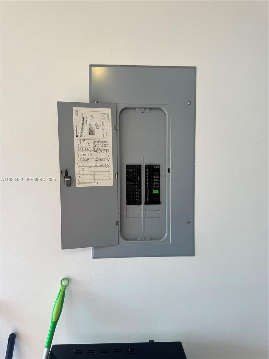 LESLIE ESTATES SEC SIX - Residential