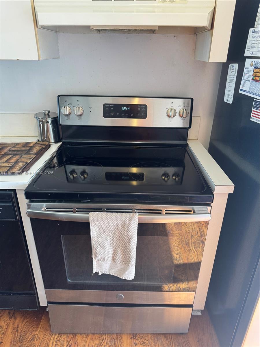 LESLIE ESTATES SEC SIX - Residential