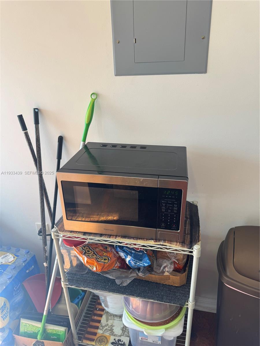 LESLIE ESTATES SEC SIX - Residential