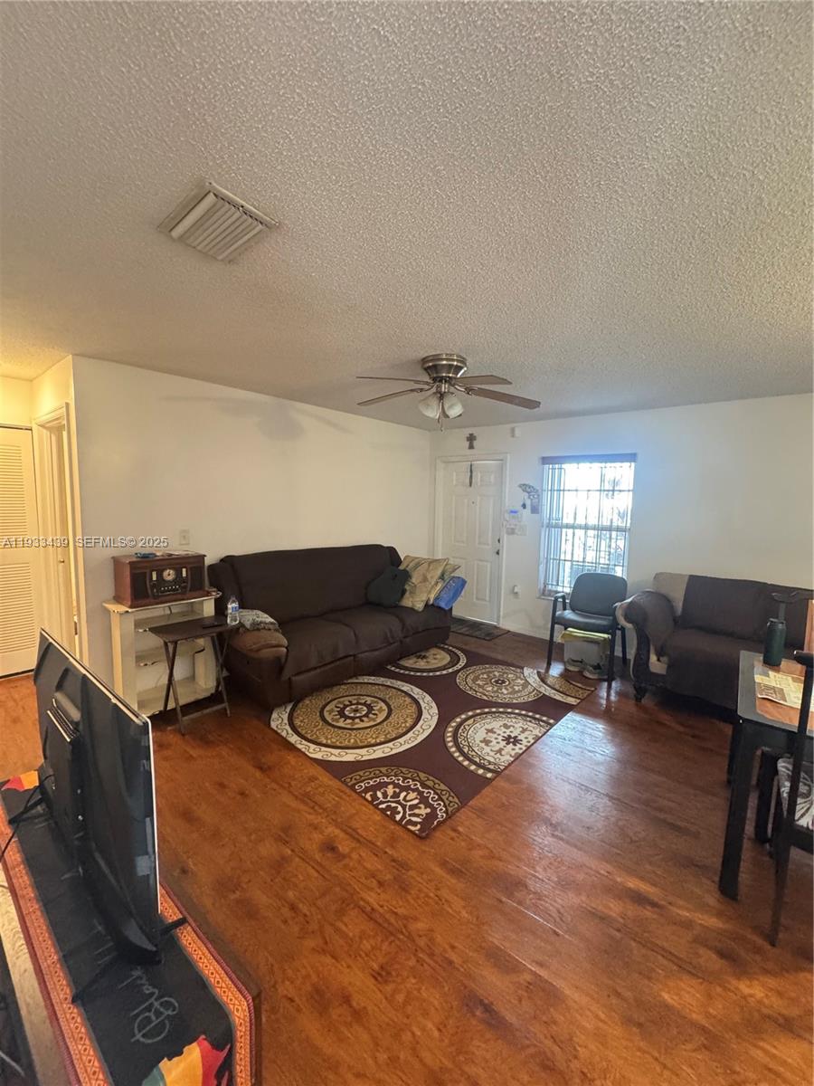 LESLIE ESTATES SEC SIX - Residential