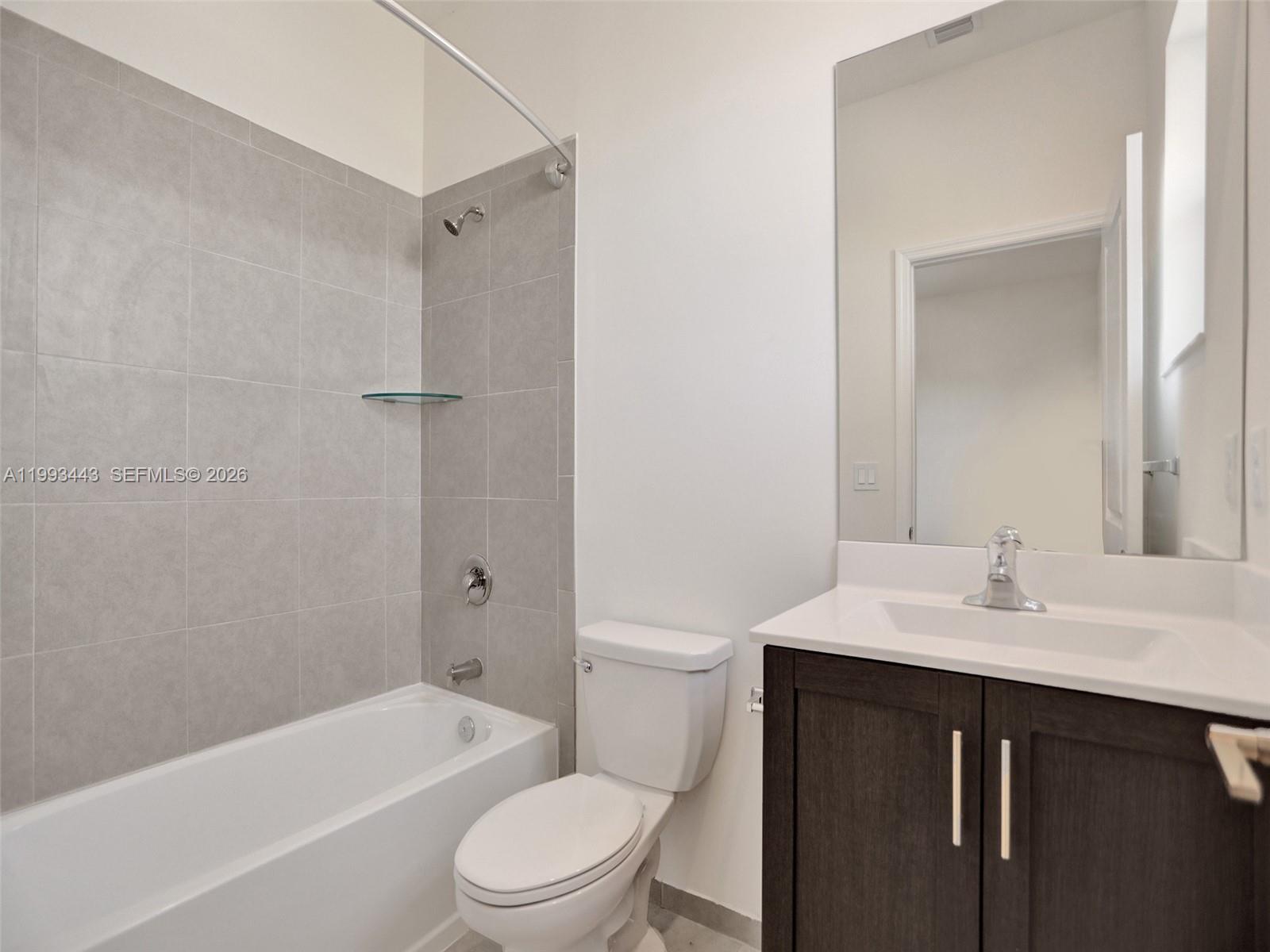 AQUABELLA NORTH - Residential Lease