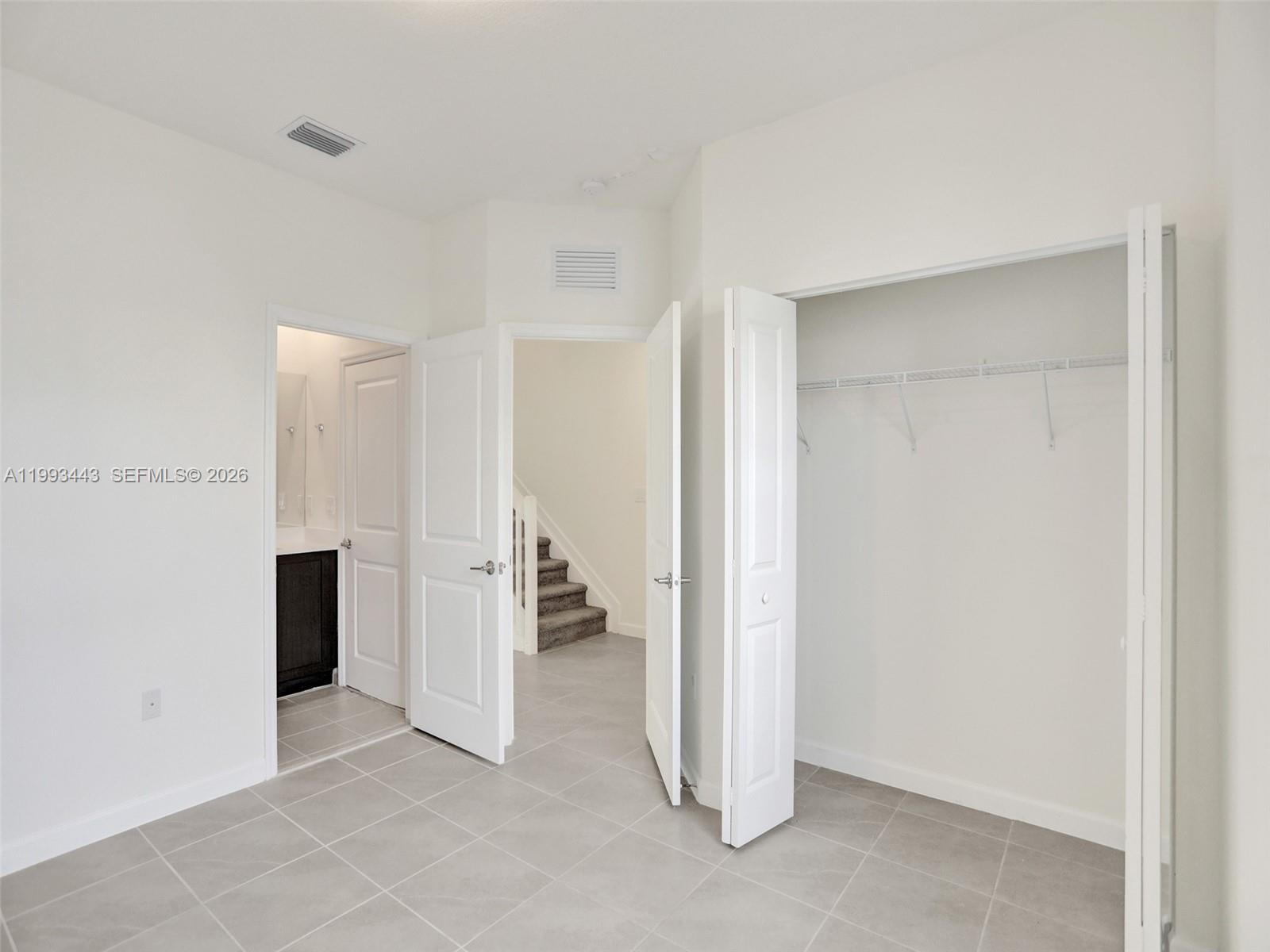 AQUABELLA NORTH - Residential Lease