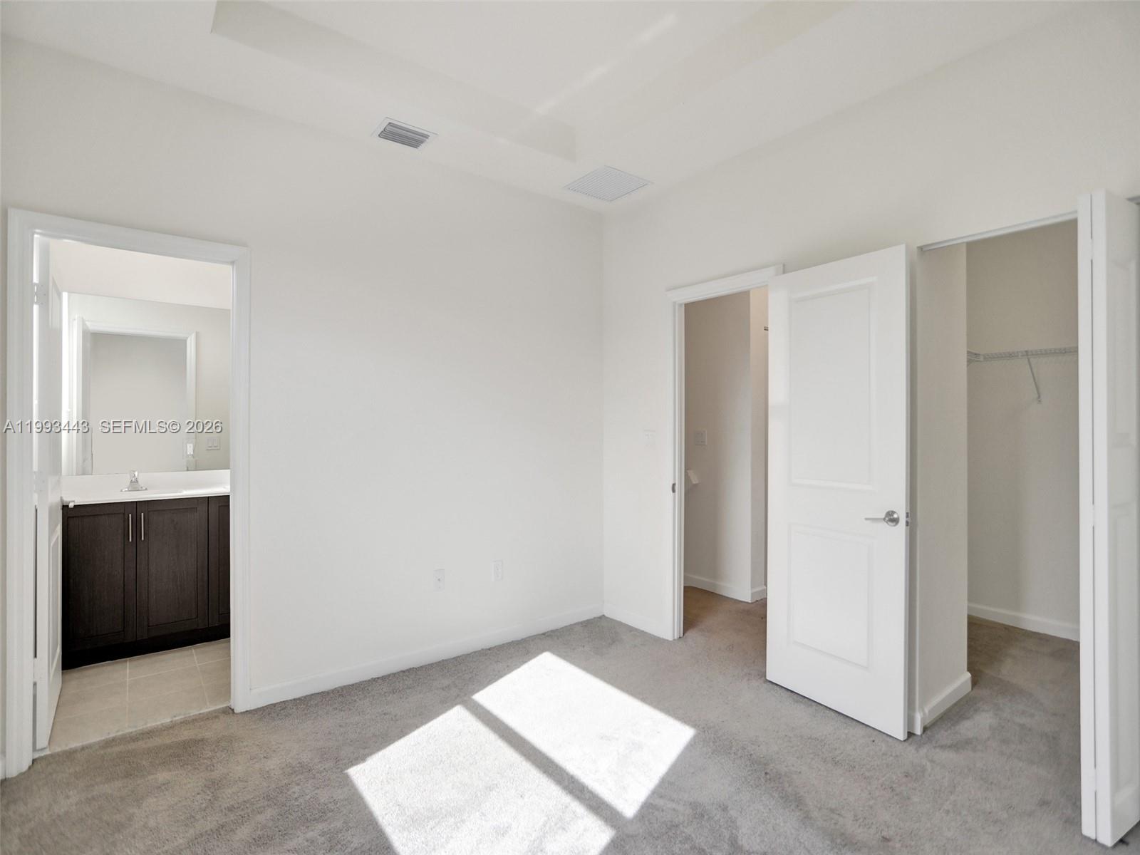 AQUABELLA NORTH - Residential Lease