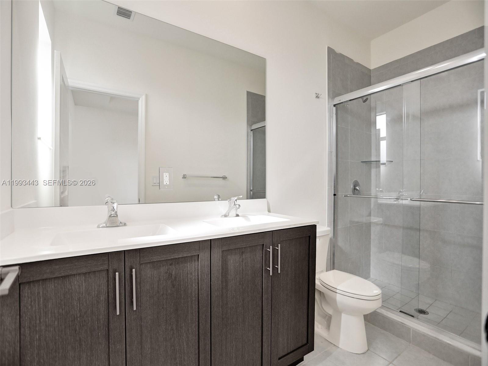 AQUABELLA NORTH - Residential Lease