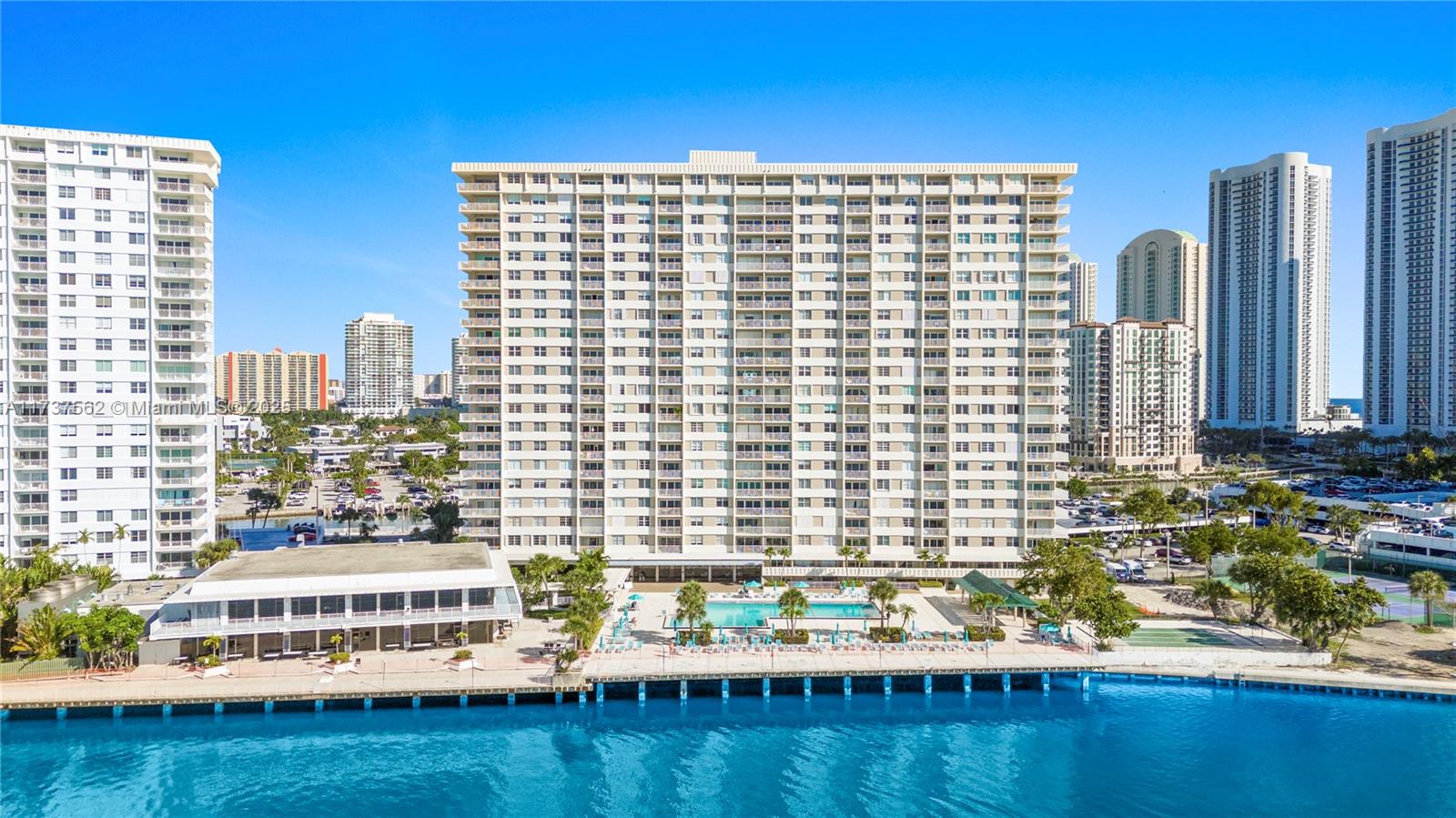 ARLEN HOUSE CONDO - Residential