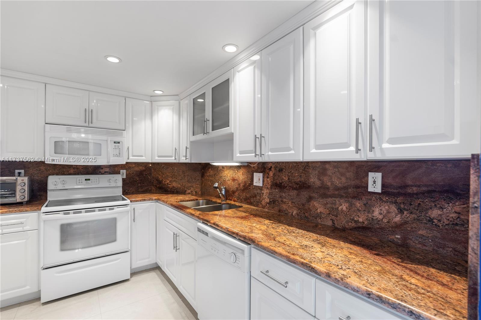ARLEN HOUSE CONDO - Residential