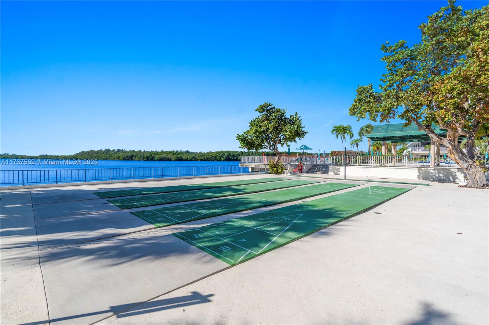 ARLEN HOUSE CONDO - Residential