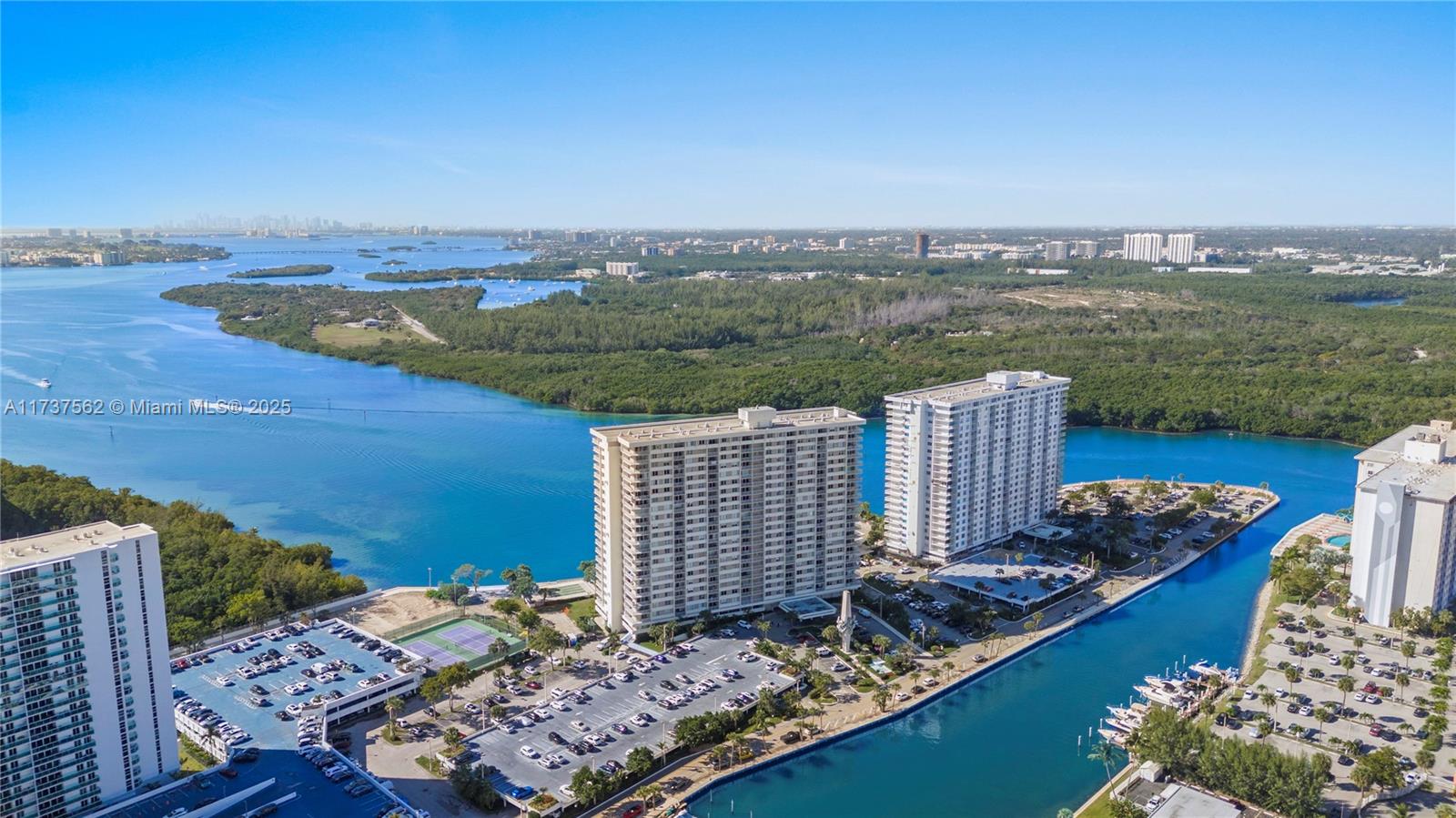 ARLEN HOUSE CONDO - Residential