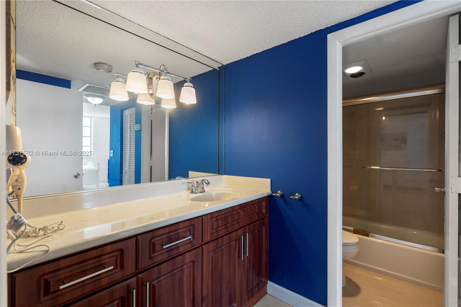 ARLEN HOUSE CONDO - Residential