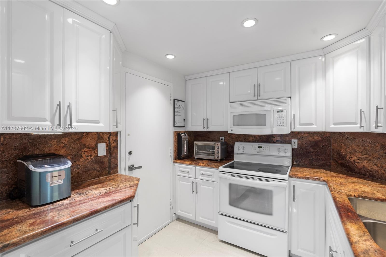 ARLEN HOUSE CONDO - Residential