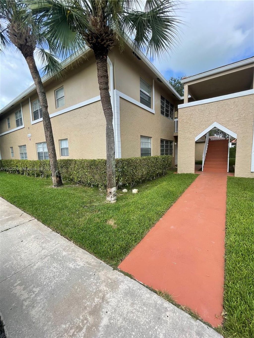 Photo of 812 Twin Lakes Dr #17-C, Coral Springs, FL 33071 (MLS # A11423376)