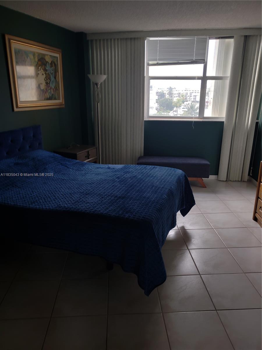 LAKE POINT TOWER CONDOMIN - Residential Lease