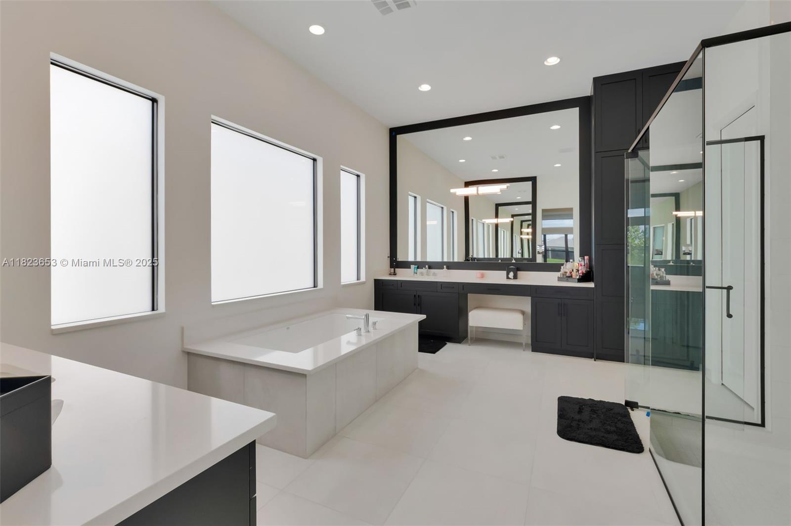 9808 Evergreen Woods Lane, Boynton Beach, FL, 33473/$2,199,000 4 9808 Evergreen Woods Lane