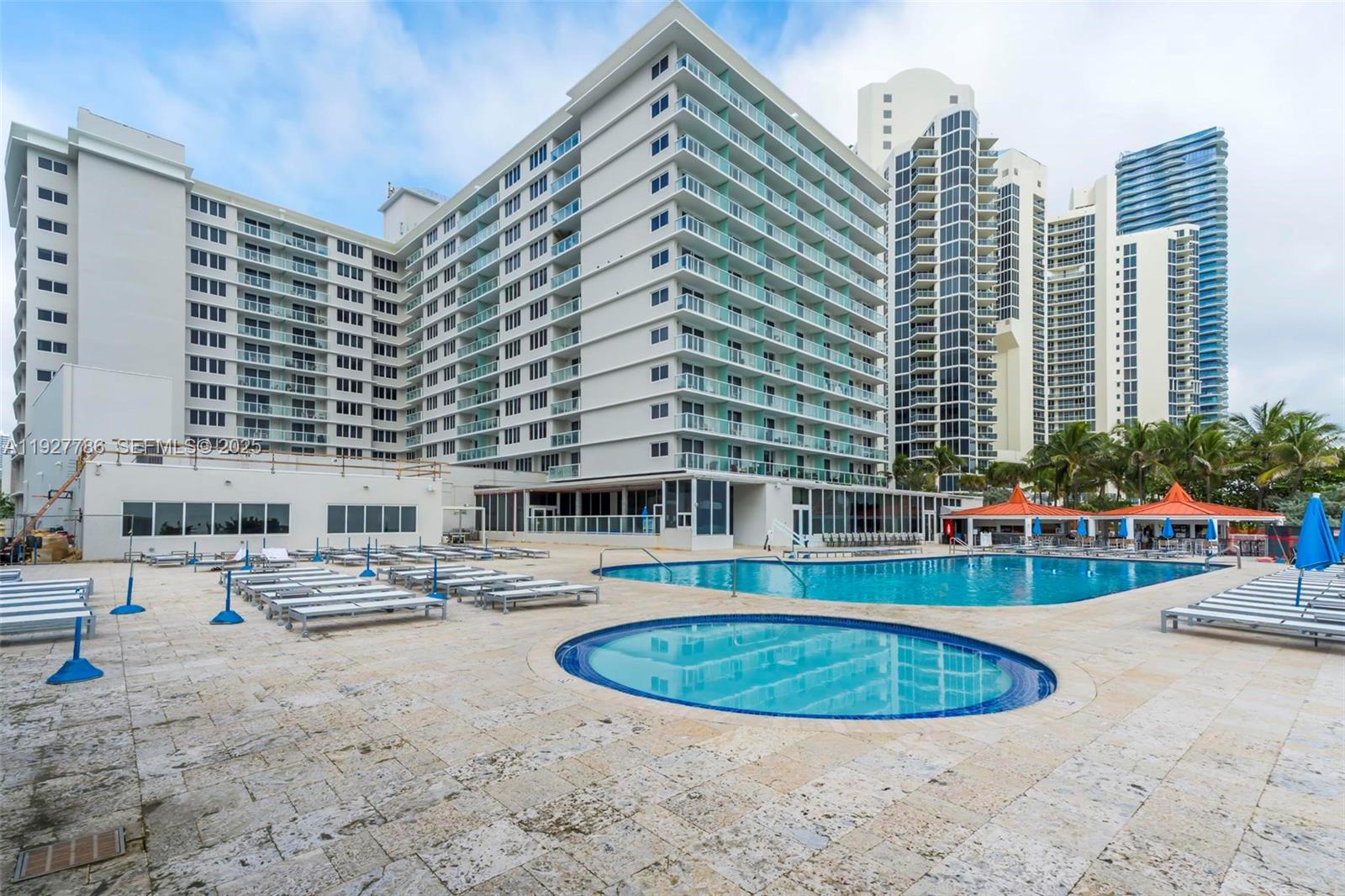 THE AVENTURA BEACH CLUB C - Residential Lease