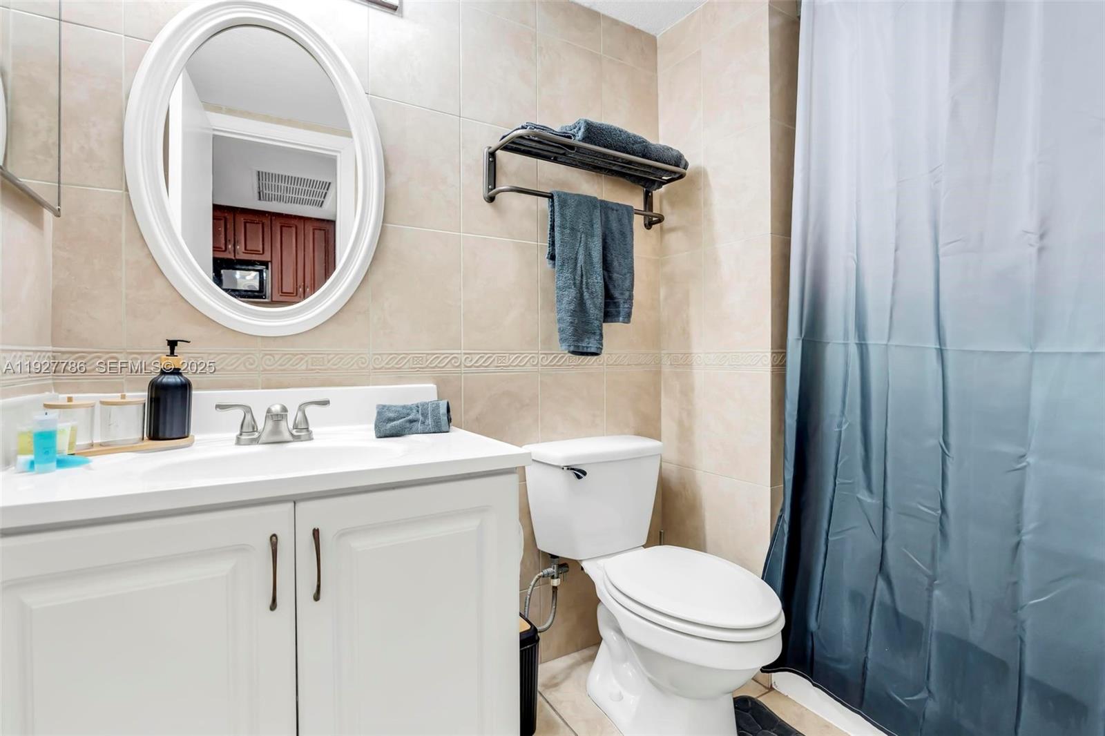 THE AVENTURA BEACH CLUB C - Residential Lease