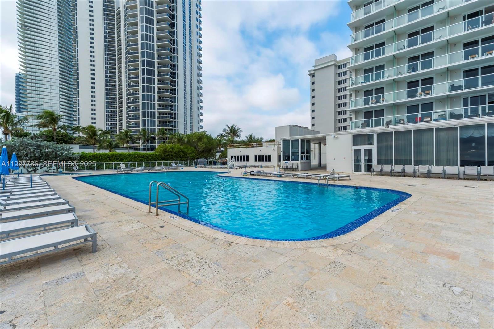 THE AVENTURA BEACH CLUB C - Residential Lease
