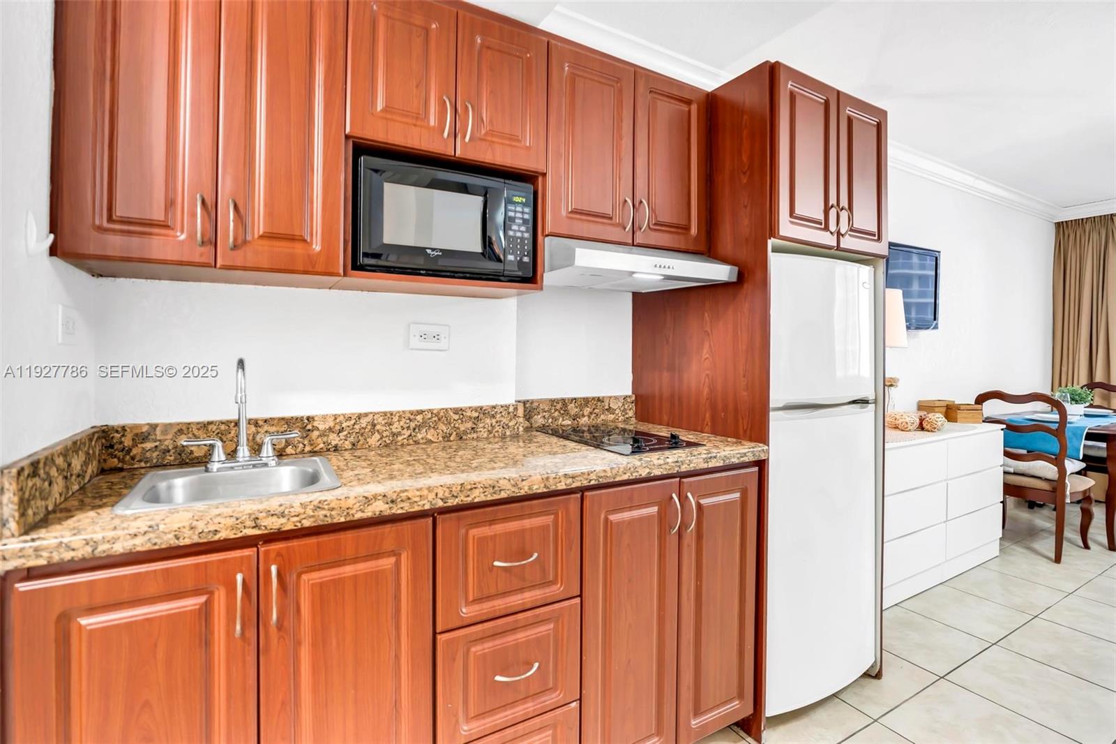 THE AVENTURA BEACH CLUB C - Residential Lease